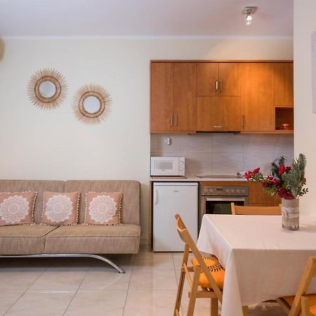 Luxury Coastal Retreat, Mountain View Balcony With Palm Trees & Parking Daire Hanya Dış mekan fotoğraf
